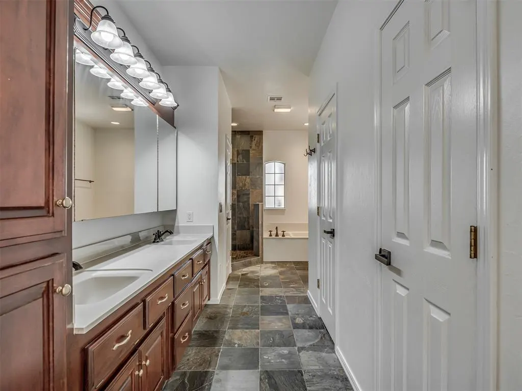 Photo 24 — 204 Ainsley Court, Edmond, OK 73034