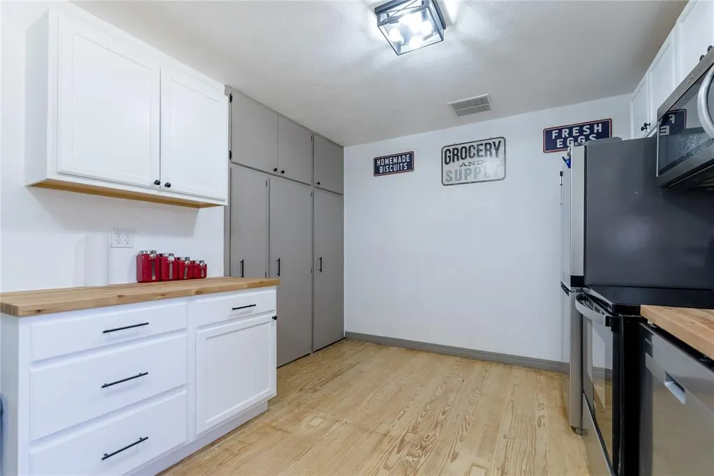 Photo 20 — 409 S Cedar Avenue, Erick, OK 73645