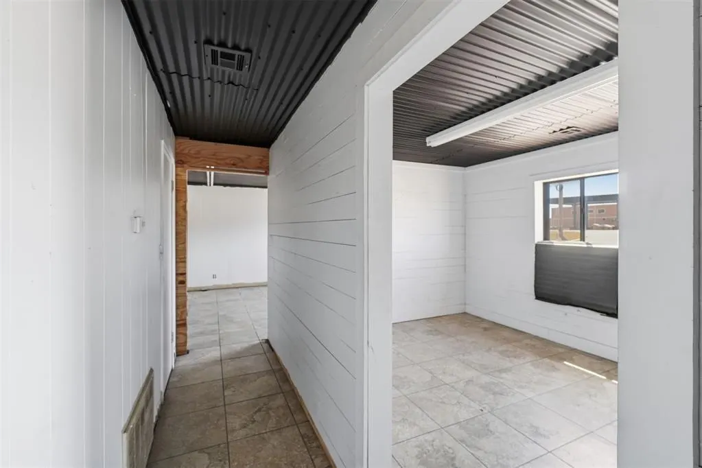 Photo 14 — 101 E 20th Street, Elk City, OK 73644