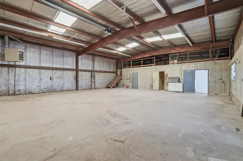 Photo 17 — 101 E 20th Street, Elk City, OK 73644