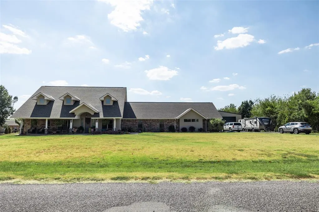 Front exterior — 711 Timberland Way, Tuttle, OK 73089