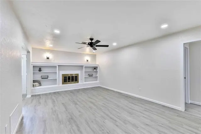 Photo 2 — 512 Morgan Drive, Moore, OK 73160