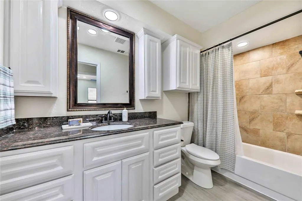 Photo 5 — 512 Morgan Drive, Moore, OK 73160