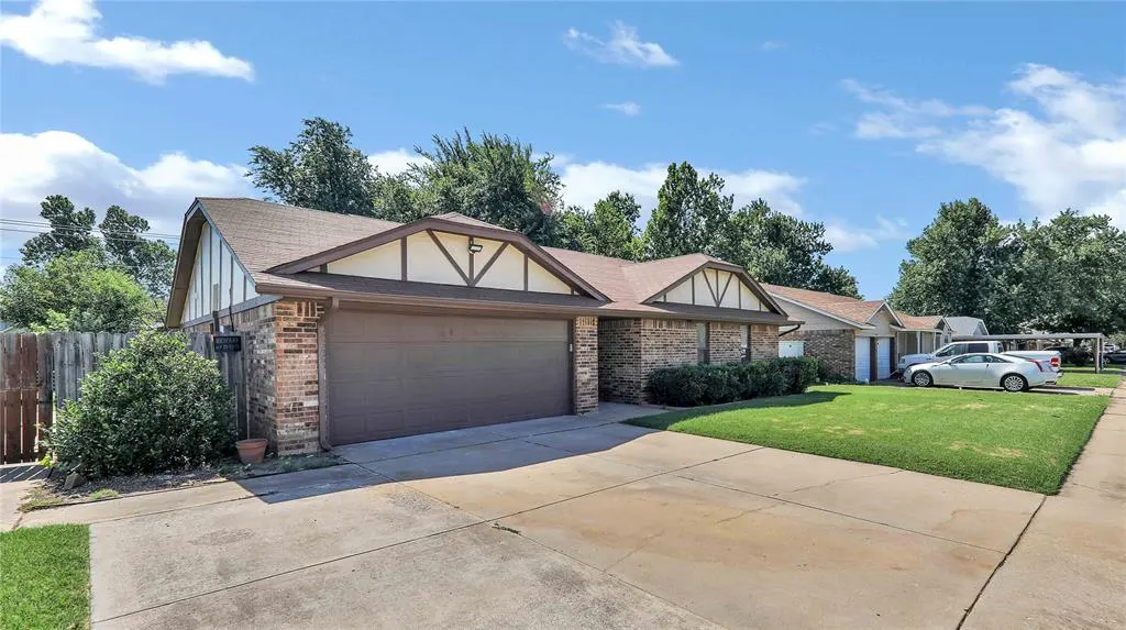 Photo 6 — 512 Morgan Drive, Moore, OK 73160