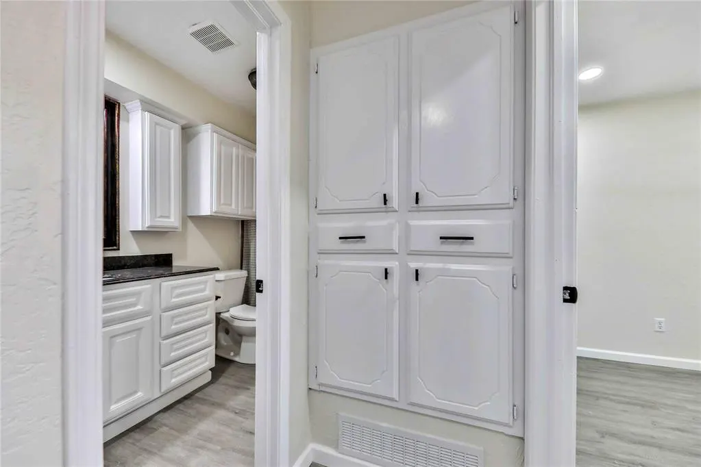 Photo 14 — 512 Morgan Drive, Moore, OK 73160