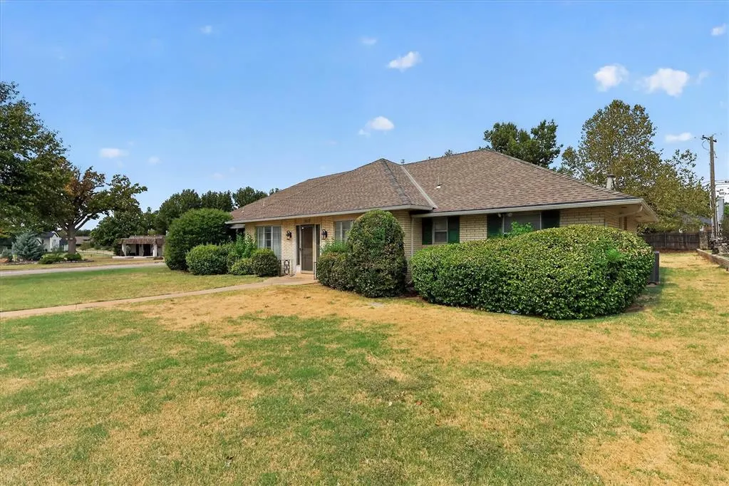 Photo 2 — 3117 Hickory Stick Road, Oklahoma City, OK 73120