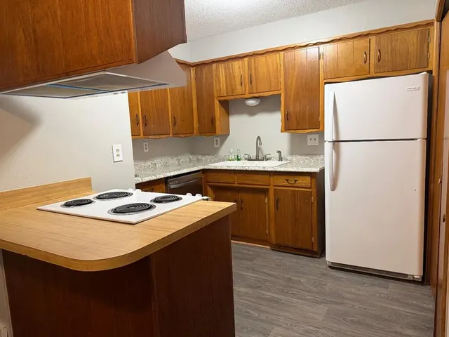 Photo 3 — 2616 Elwood Drive 2616, Edmond, OK 73013