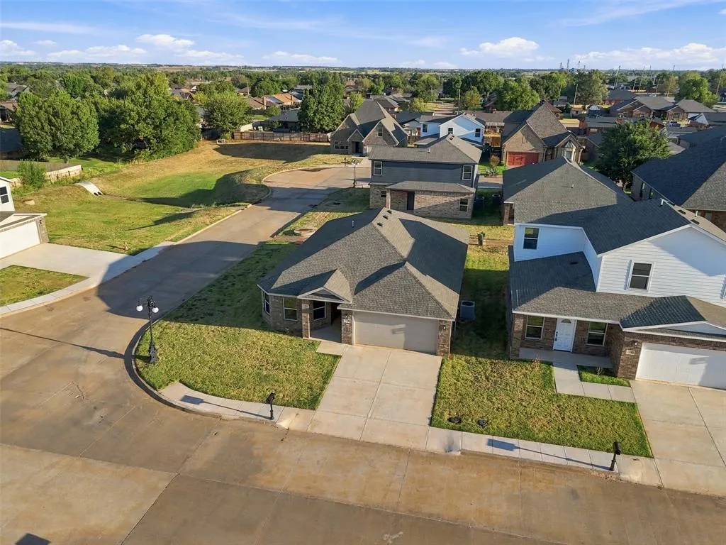 Photo 6 — 808 Venice Court, Kingfisher, OK 73750