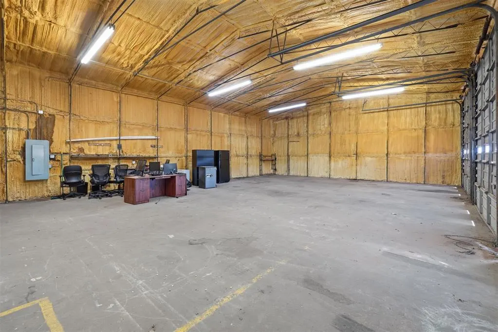 Photo 12 — 317 N Van Buren Avenue, Elk City, OK 73644