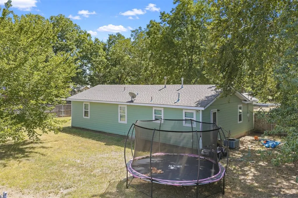 Photo 24 — 302 W E Street, Elmore City, OK 73433
