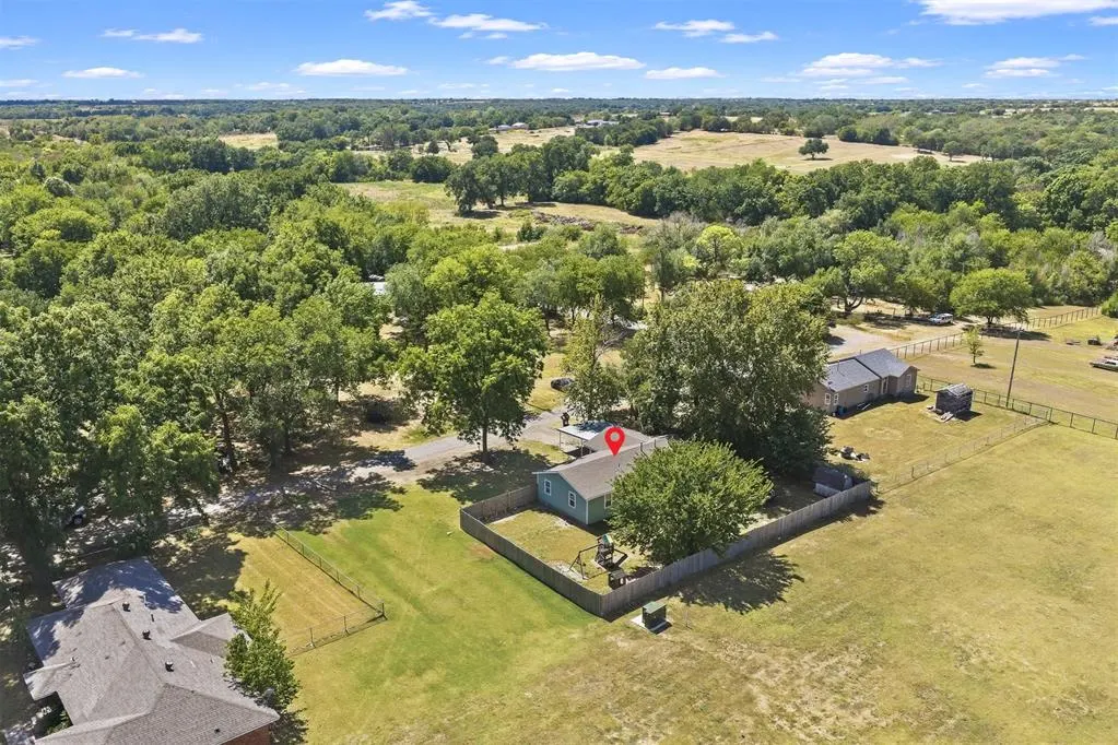Photo 28 — 302 W E Street, Elmore City, OK 73433