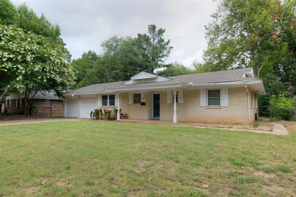 Photo 2 — 1701 Beverly Hills Street, Norman, OK 73072