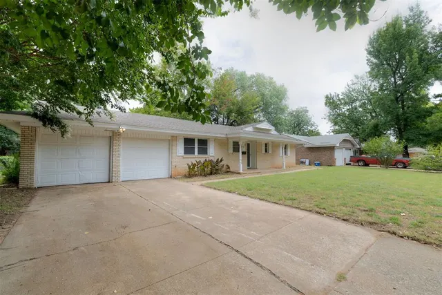 Photo 4 — 1701 Beverly Hills Street, Norman, OK 73072
