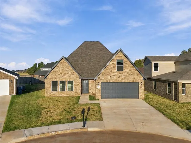 Photo 2 — 1006 Milan Lane, Kingfisher, OK 73750