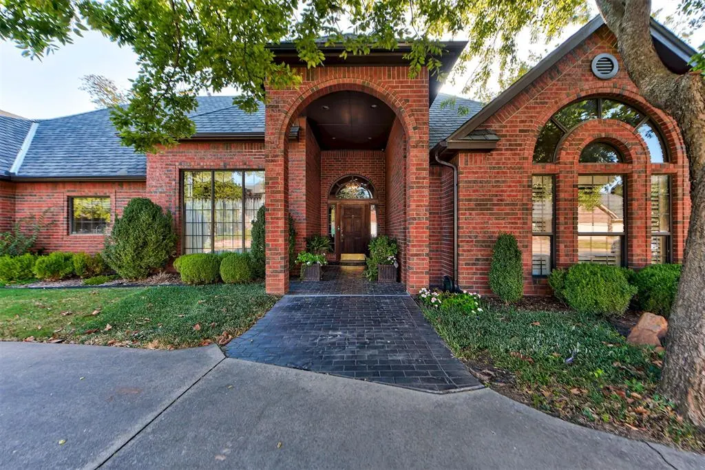 Photo 5 — 12000 Lorien Way, Oklahoma City, OK 73170