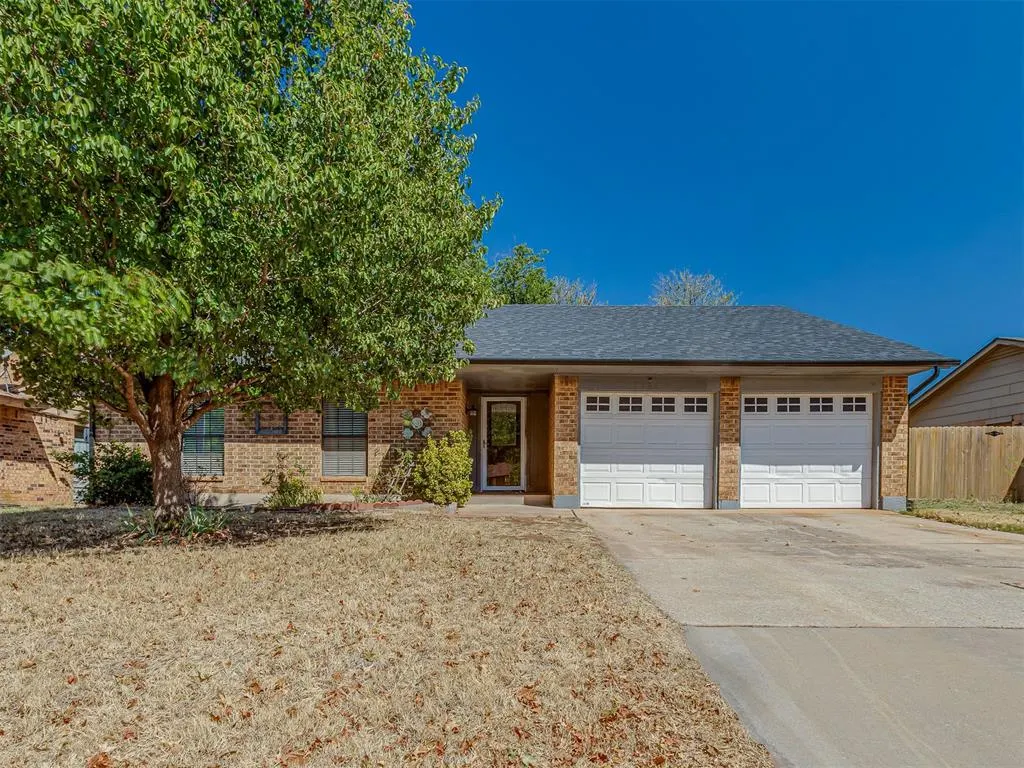 Front exterior — 1101 Lapwing Road, Edmond, OK 73003