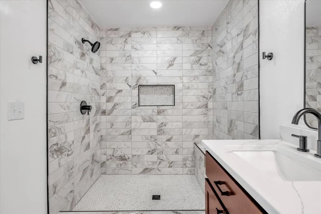 Photo 12 — 636 E Lea Terrace, Mustang, OK 73064