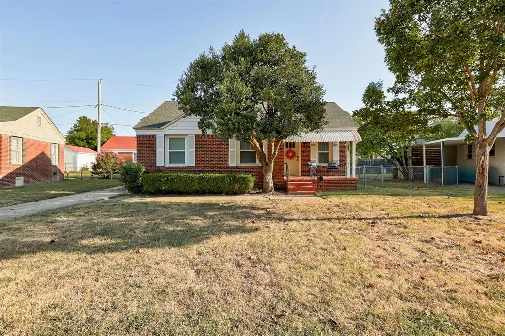 Photo 2 — 407 E 7th Street, Edmond, OK 73034