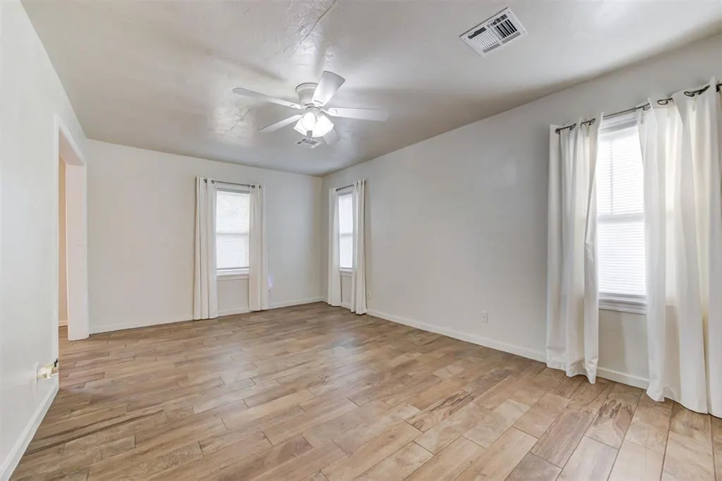 Photo 7 — 407 E 7th Street, Edmond, OK 73034