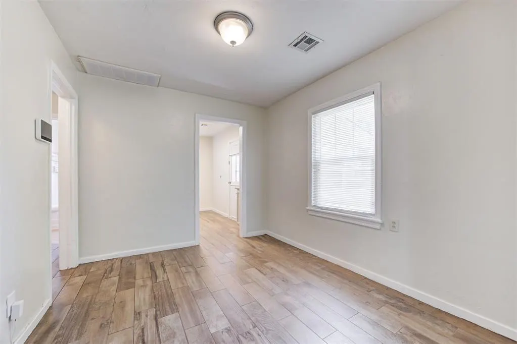 Photo 10 — 407 E 7th Street, Edmond, OK 73034