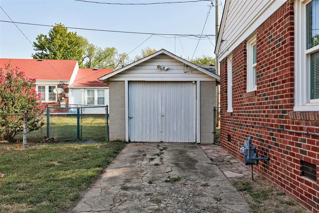 Photo 32 — 407 E 7th Street, Edmond, OK 73034