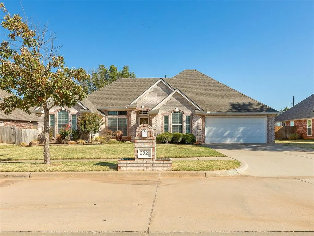 Photo 2 — 2921 Misty Ridge Drive, Norman, OK 73071
