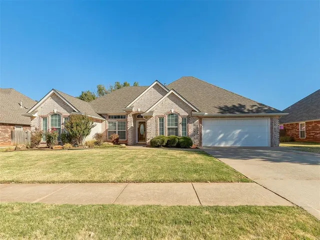 Photo 3 — 2921 Misty Ridge Drive, Norman, OK 73071