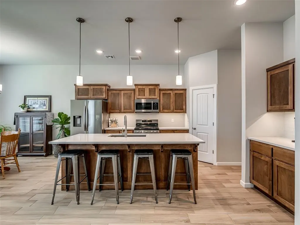 Photo 3 — 18204 Austin Court, Edmond, OK 73012