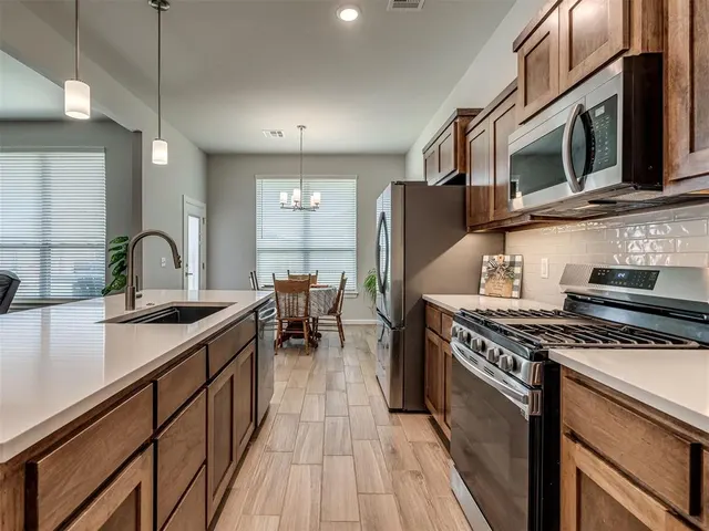 Photo 5 — 18204 Austin Court, Edmond, OK 73012