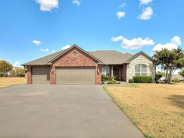 Photo 2 — 7903 Scotch Lane, Tuttle, OK 73089