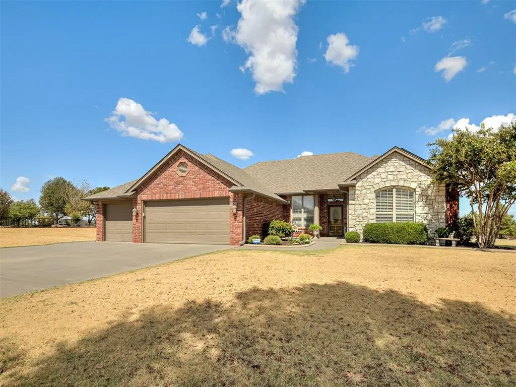 Photo 3 — 7903 Scotch Lane, Tuttle, OK 73089