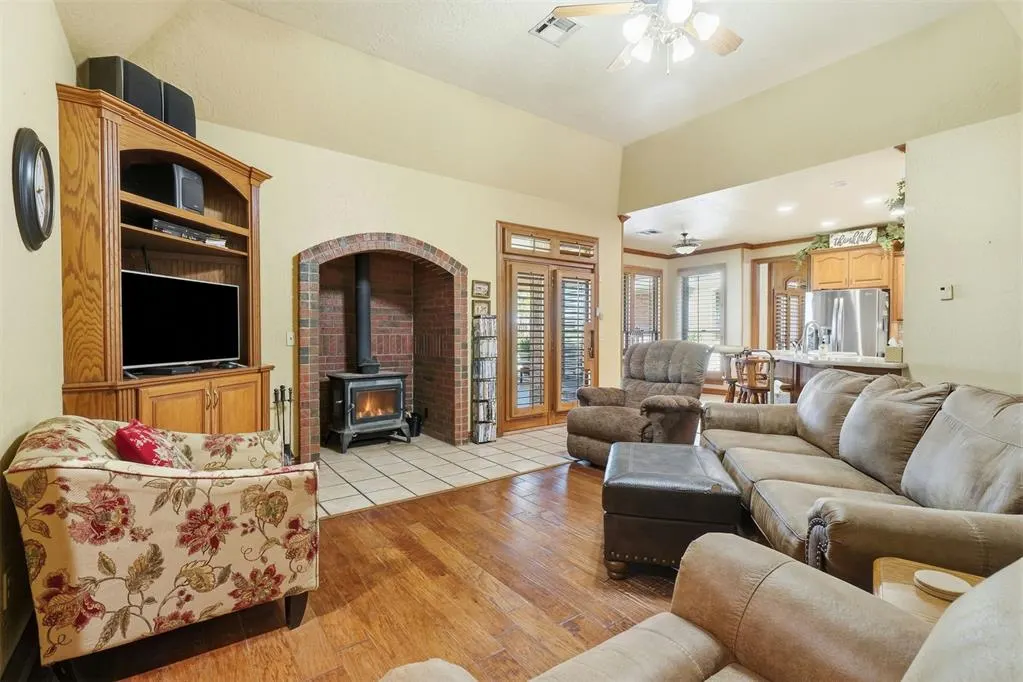 Photo 6 — 2309 N Sunset Drive, Clinton, OK 73601