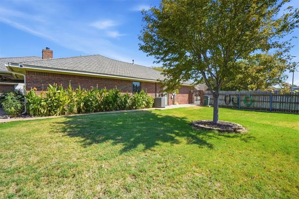 Photo 29 — 2309 N Sunset Drive, Clinton, OK 73601