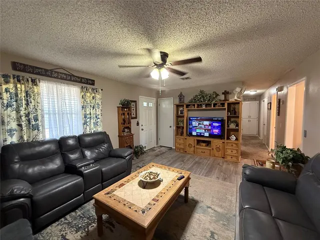 Photo 3 — 327 S McClure Avenue, Pauls Valley, OK 73075