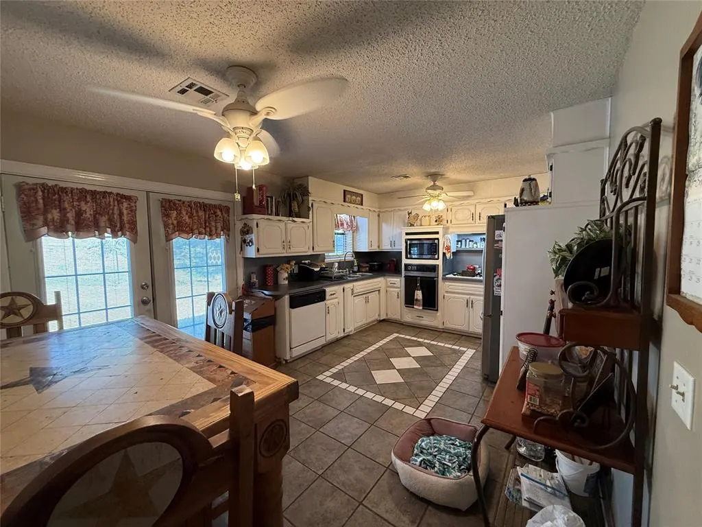 Photo 4 — 327 S McClure Avenue, Pauls Valley, OK 73075