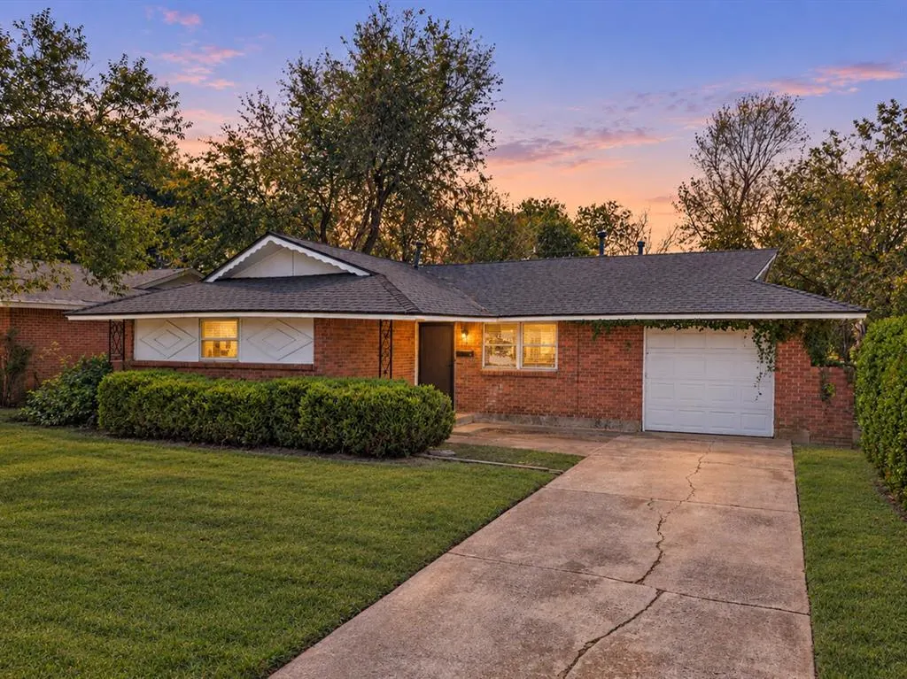 Front exterior — 644 W Main Street, Moore, OK 73160