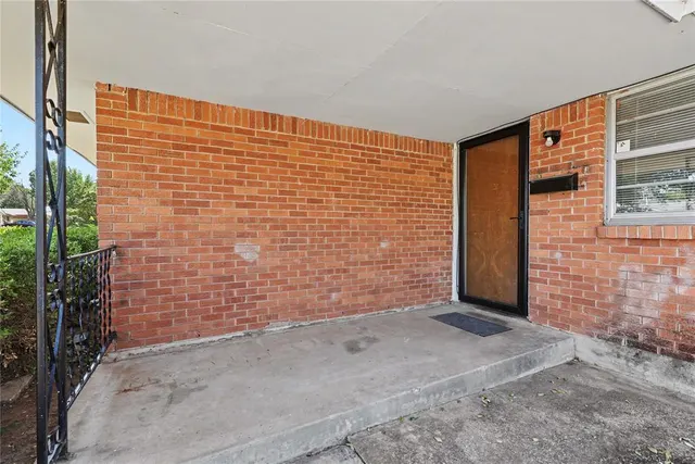 Photo 3 — 644 W Main Street, Moore, OK 73160