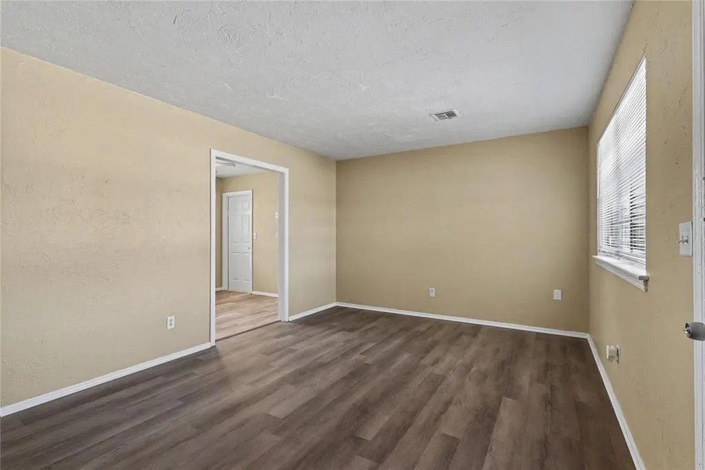 Photo 9 — 644 W Main Street, Moore, OK 73160