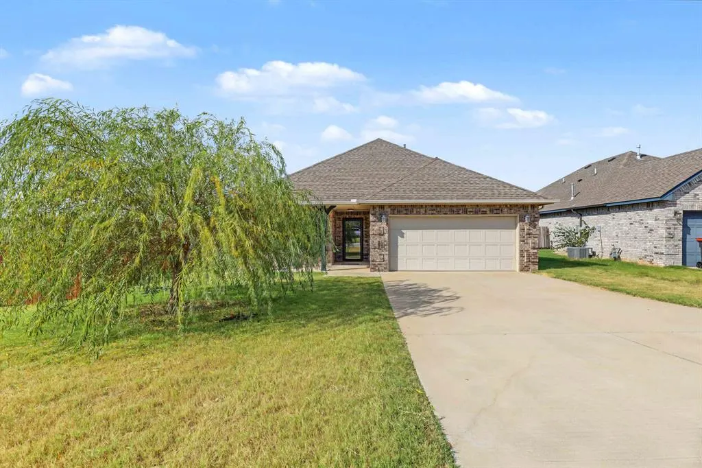 Front exterior — 20575 Creekside Drive, Harrah, OK 73045