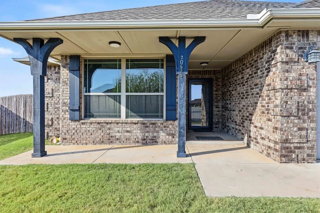 Photo 2 — 20575 Creekside Drive, Harrah, OK 73045