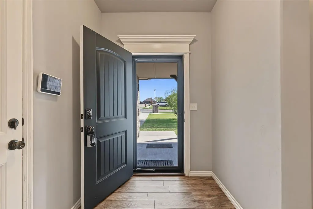 Photo 4 — 20575 Creekside Drive, Harrah, OK 73045