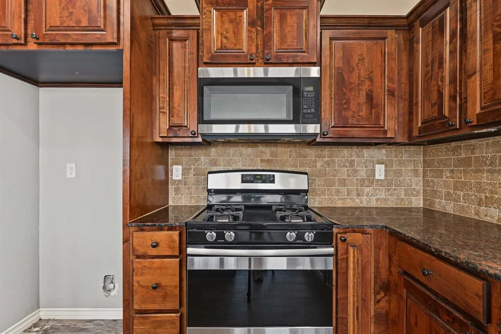 Photo 12 — 20575 Creekside Drive, Harrah, OK 73045