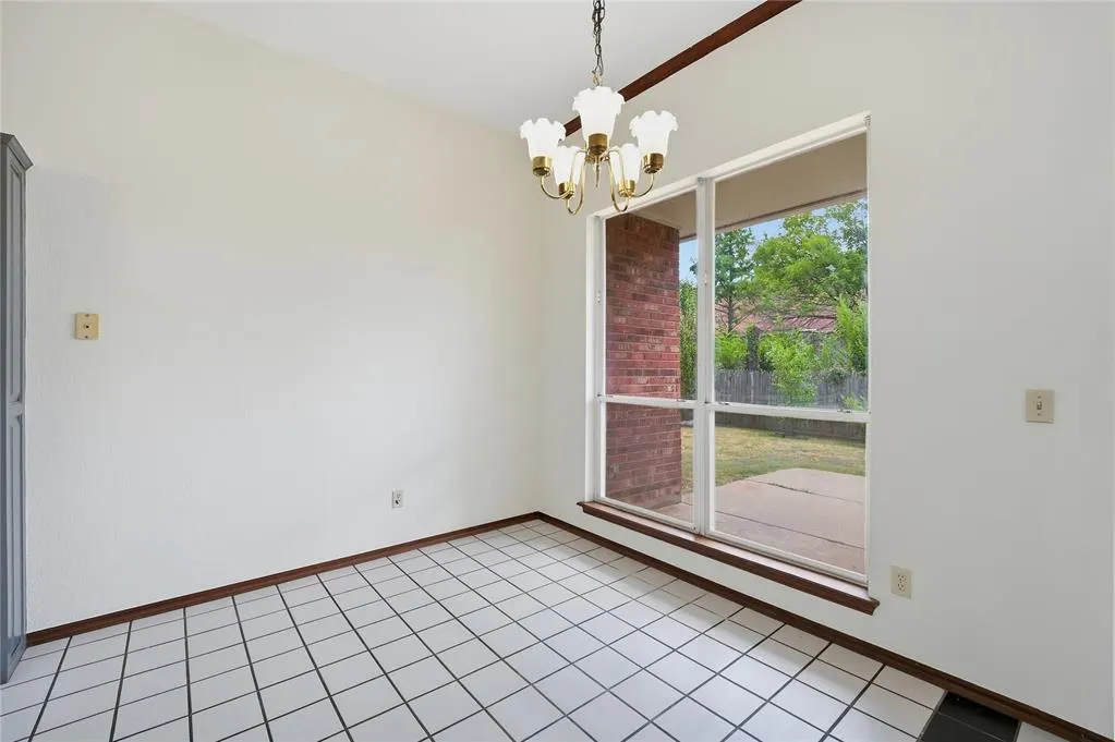 Photo 8 — 2104 Mark Road, Edmond, OK 73003