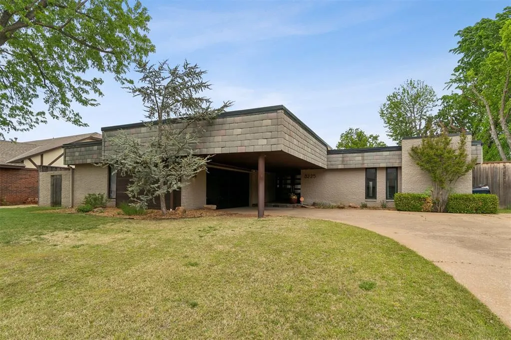 Front exterior — 3225 Stonybrook Road, Oklahoma City, OK 73120