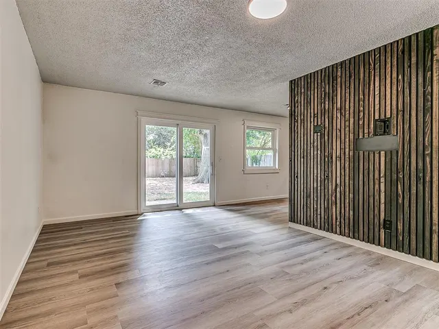 Photo 2 — 9620 NE 4th Street, Midwest City, OK 73130
