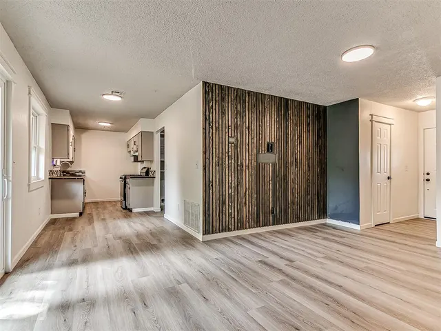 Photo 4 — 9620 NE 4th Street, Midwest City, OK 73130