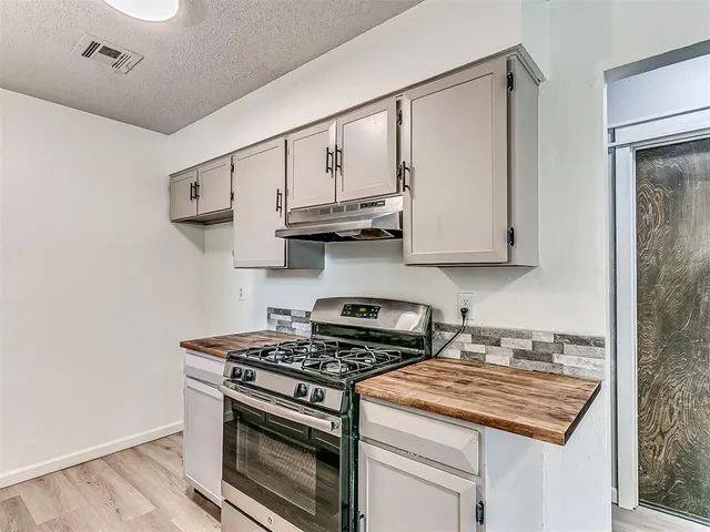Photo 6 — 9620 NE 4th Street, Midwest City, OK 73130