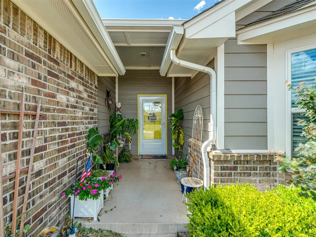 Photo 2 — 10205 Salt Fork Drive, Yukon, OK 73099