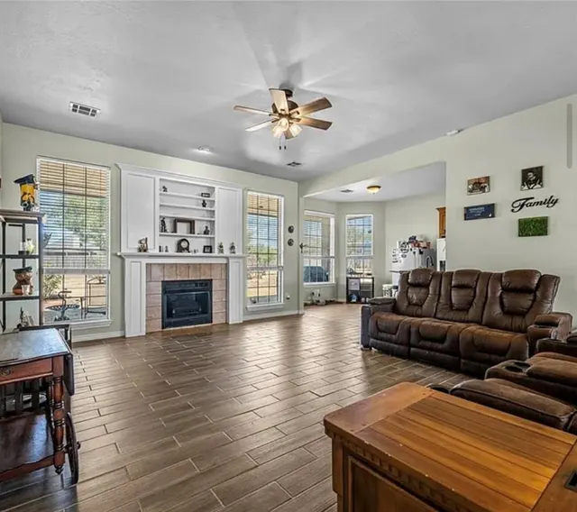 Photo 5 — 296 Prairie View Drive, Elgin, OK 73538