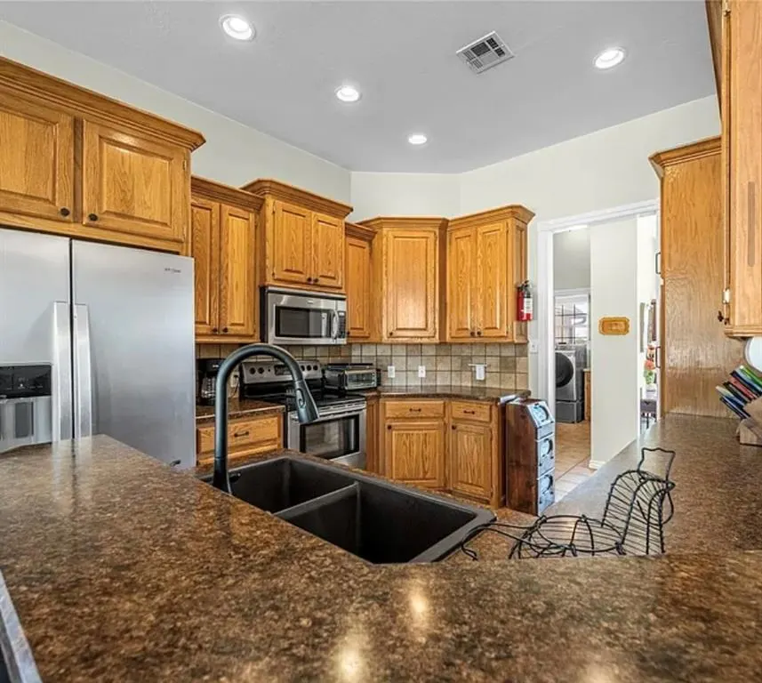 Photo 7 — 296 Prairie View Drive, Elgin, OK 73538